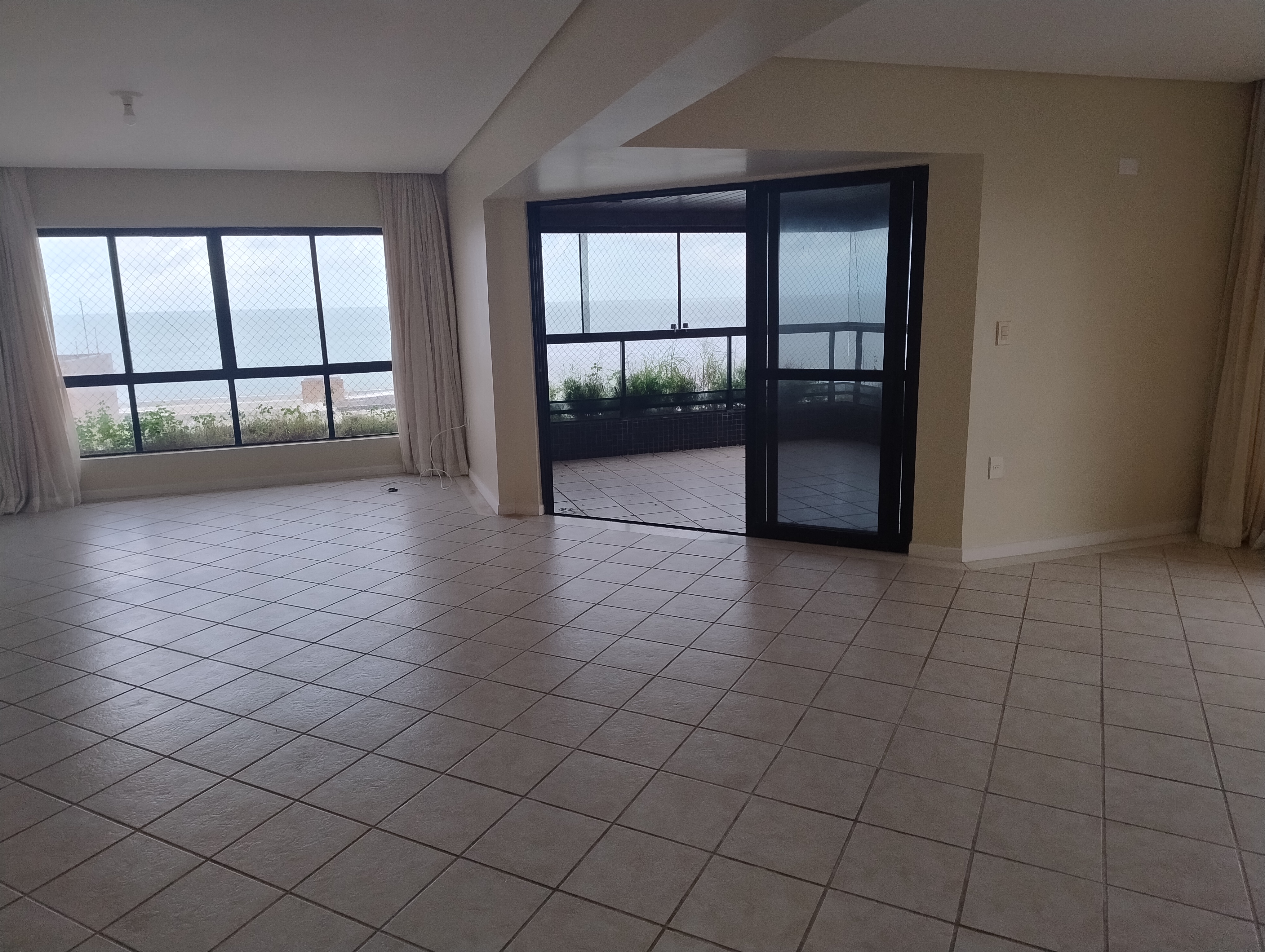 Magnífico Apartamento em Intermares com Vista Deslumbrante